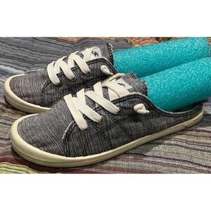 Roxys Bayshore Mule Size 8  Casual Sneakers w/ Memory Foam Womens shoes